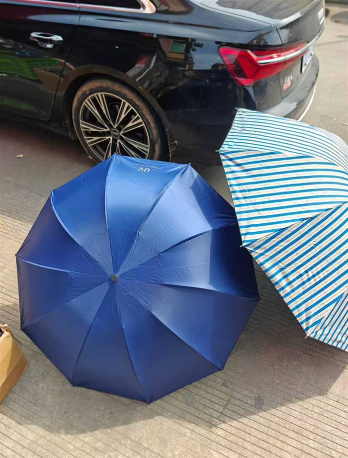 黑胶10骨加大雨伞2000支，清货8.5元一把