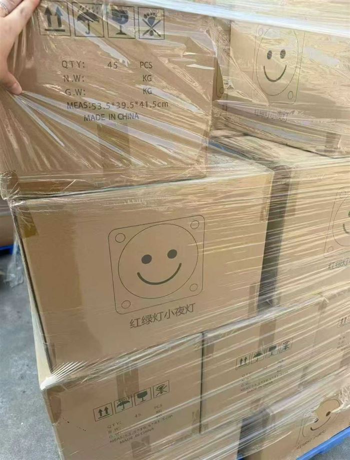 3600 套，新品红绿灯小夜灯硅胶拍拍卧室灯 ，大厂货做工，全新整齐，有兴趣私聊