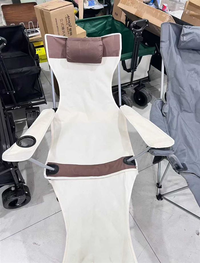 搁脚折叠椅，一千多个，要的来