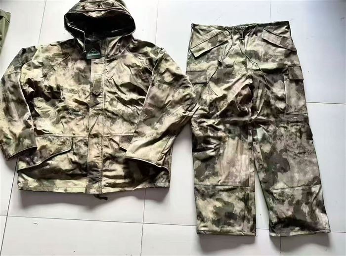迷彩冲锋衣套装3600套， S…5XL