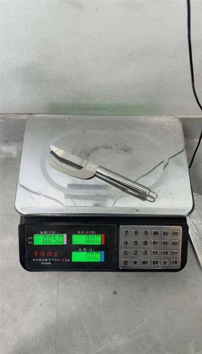1000把左右新款刮鱼鳞神器，特价5毛一个！