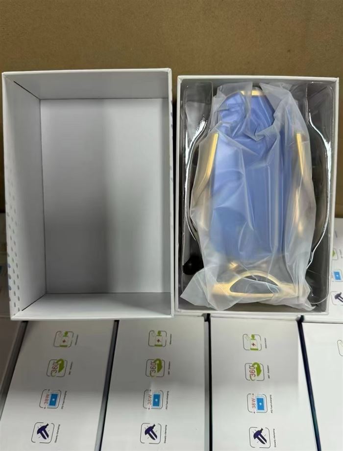 车载支架，38W超级快充，不带无线充，一箱50个，原箱原件，有兴趣私聊。还剩最后700个