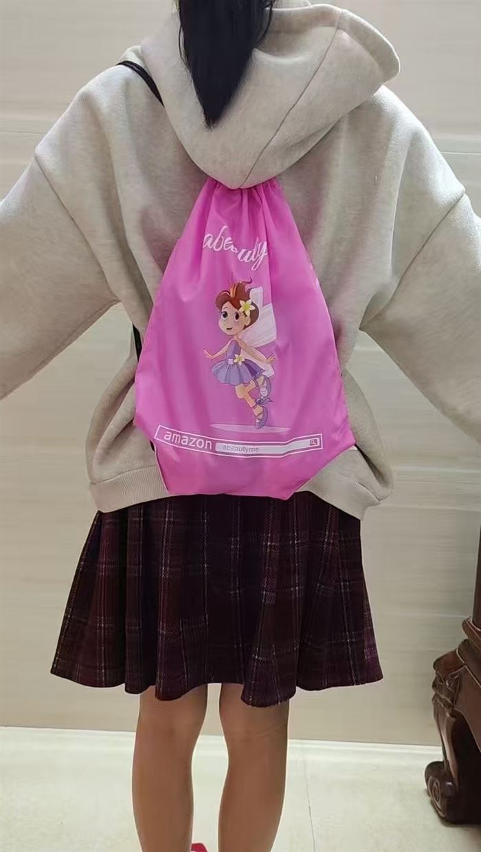 卡通双肩包5个颜色！小孩放玩具书本小东西都可以！16000个！毛毛钱