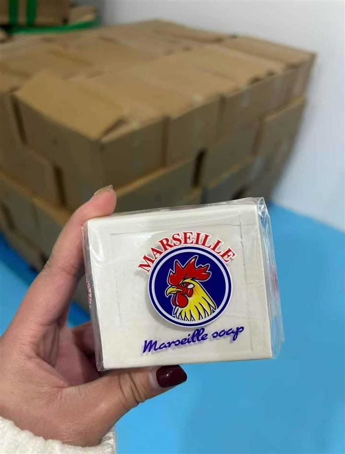 大公鸡洗衣皂到货3万块 可清可分，一块300克 箱装54块，一块多钱，对口的来
