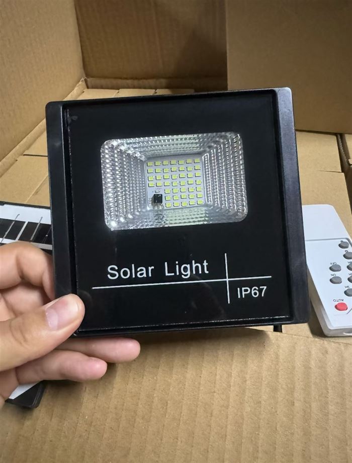 太阳能灯 5000个 特价😍😍😍