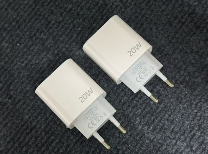 欧规PD 充头，20000 个，全新原箱 ​特价处理