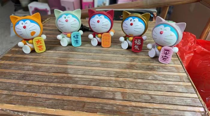 叮当猫盲盒几万个