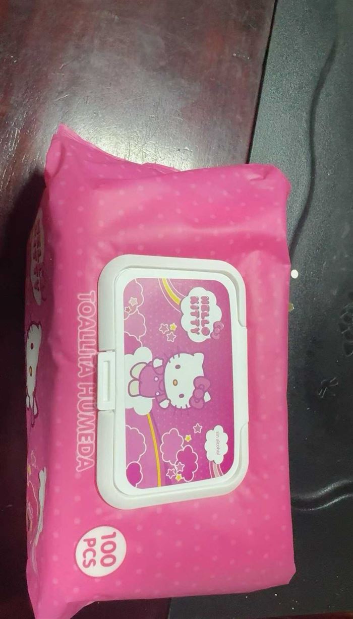 Hello Kitty湿巾现货 1万多包