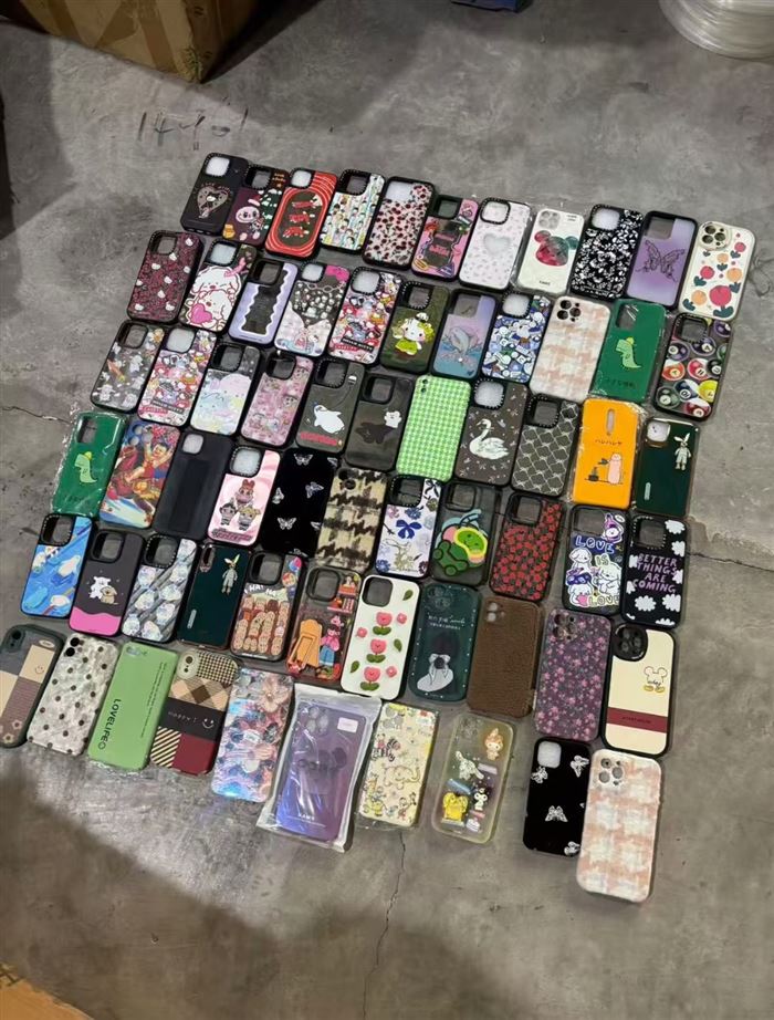 苹果手机壳 3吨左右 给钱就卖