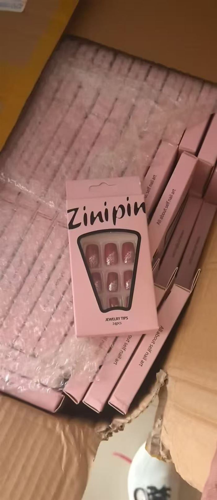 穿戴甲 美甲50000盒，高端