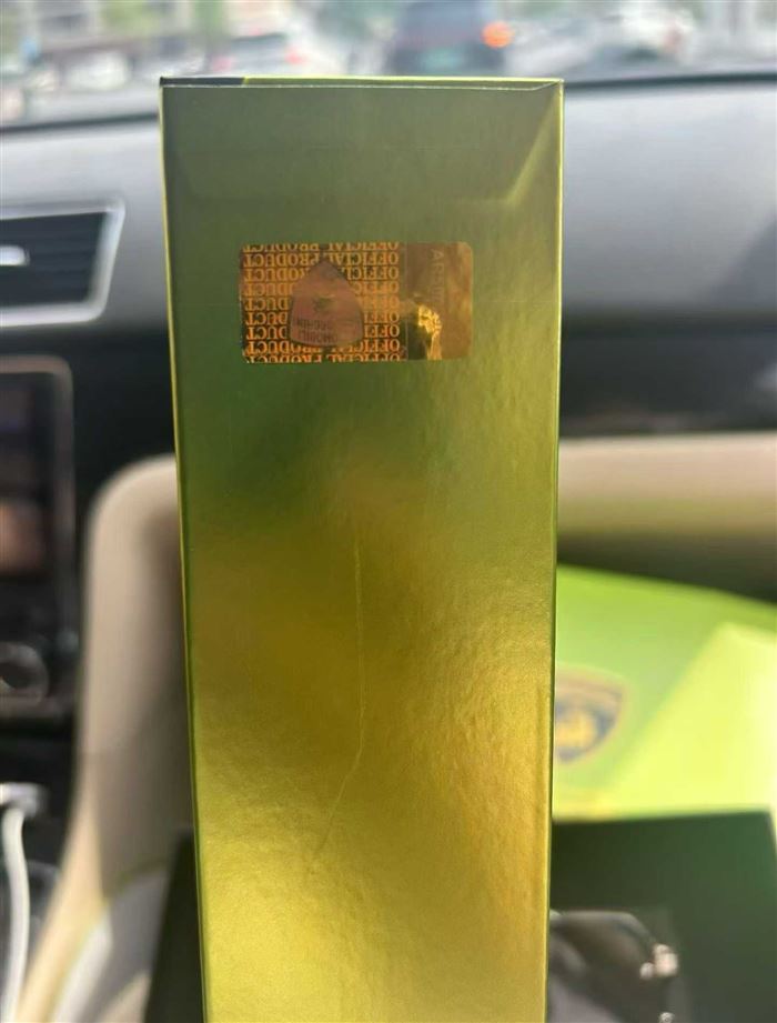 高端货兰博基尼墨镜 4000 个，合金材质，镭射标防伪码，别拿普通的比，不是一个档次，做礼品首选
