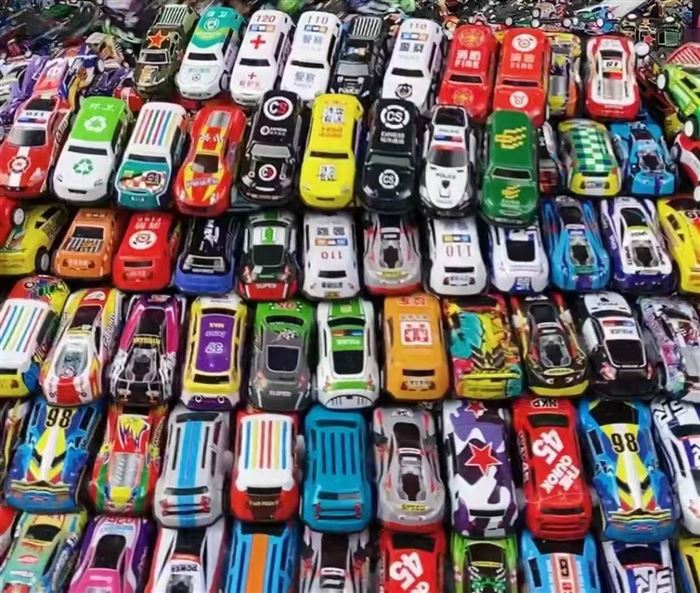 玩具6.8回力铁皮车10万只 ​箱2000pcs 💰 0.25一只