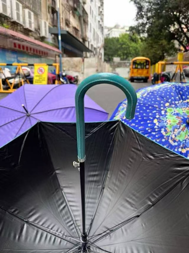 杂款长雨伞1.2米左右，1000支特价处理，全清