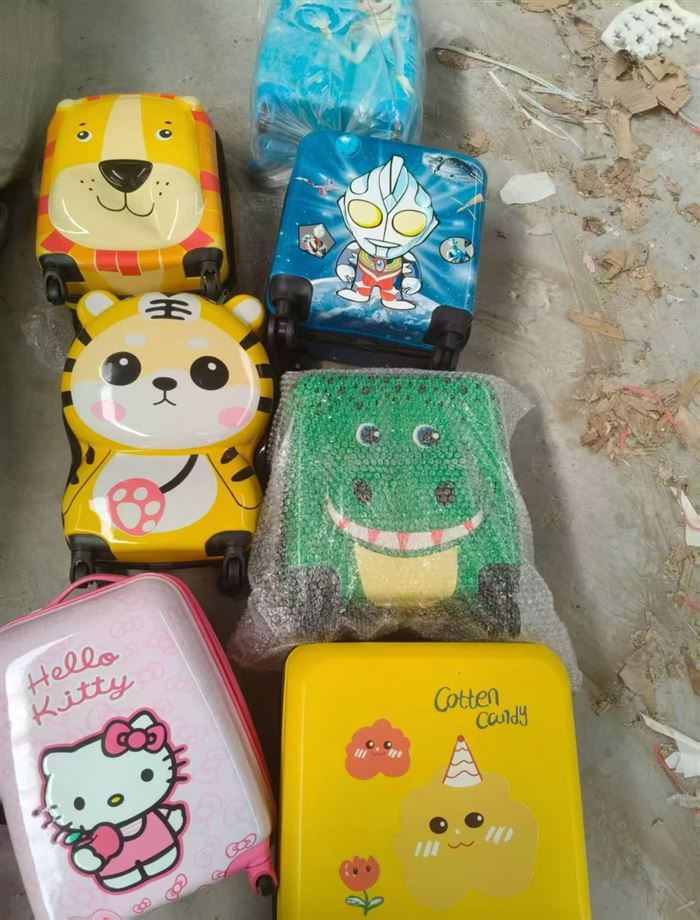 拉杆箱1000多个，打包走，价格便宜到超出您的想象