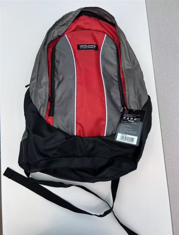 品牌双肩包3个款 6000个左右 低价