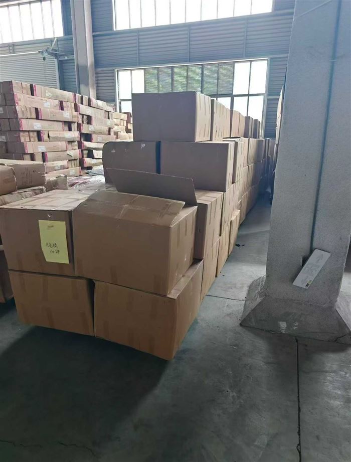 精品月亮椅1000个左右， 2.1 公斤净重， 已接近尾声