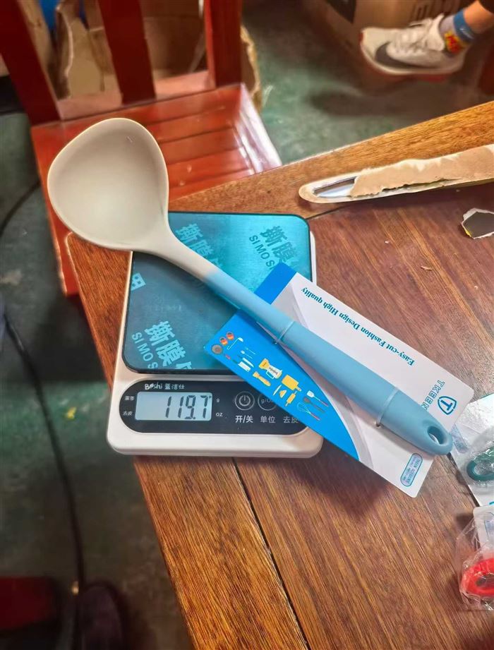 10吨厨房用品，全新货库存处理.有纸卡.原相包装