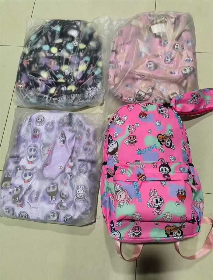 3件套背包 清货十多块钱一套