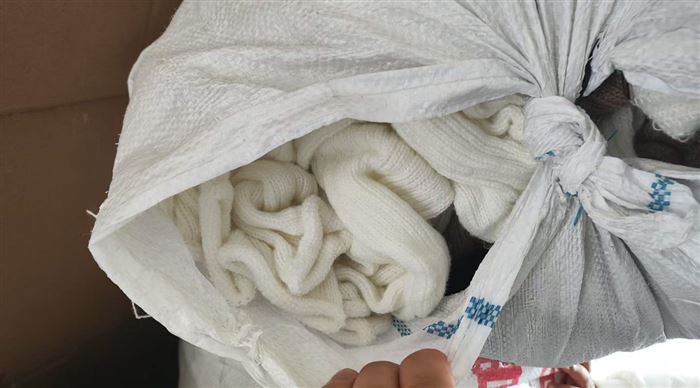 刚收的精品袜子有几吨论吨出[抱拳]腾仓库特价甩卖，问价不亏必成