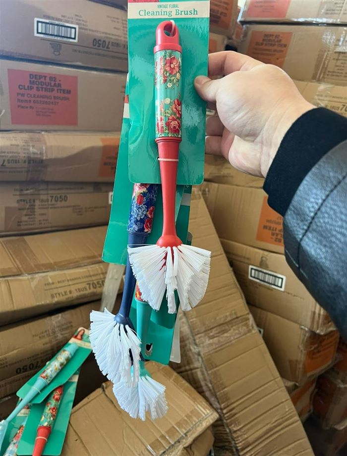 外贸款多功能清洁刷 15000多个，质量做工很好，大货原箱原件