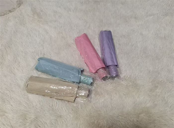 新到款式，铝合金四折8骨全自动，纯色清装的半价清货，10000支左右 无暇，电商爆款