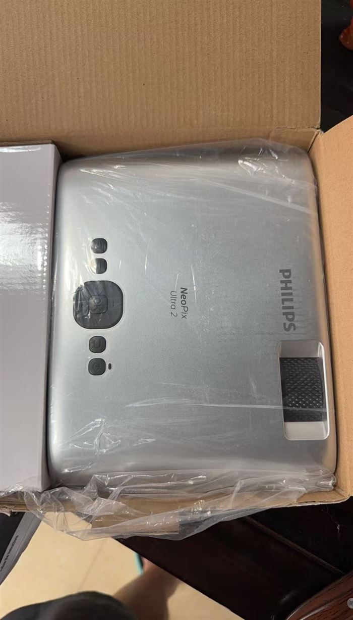 投影仪到货300多台