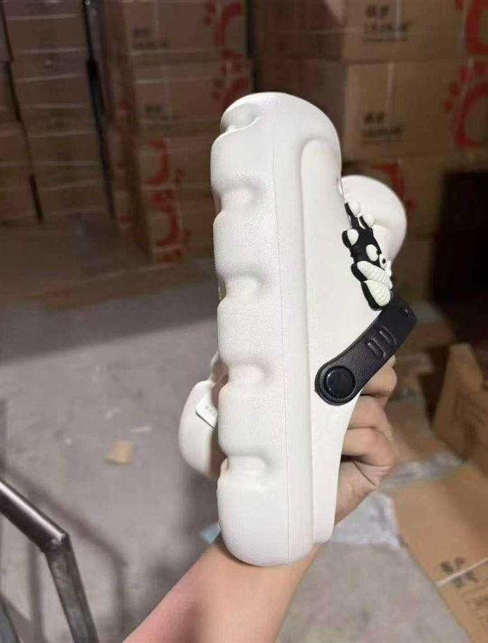 拖鞋80000双 一等品 品牌俏步 双色厚底 女款洞洞鞋 36-41码一件100双 9.X/双 高端货 带吊牌