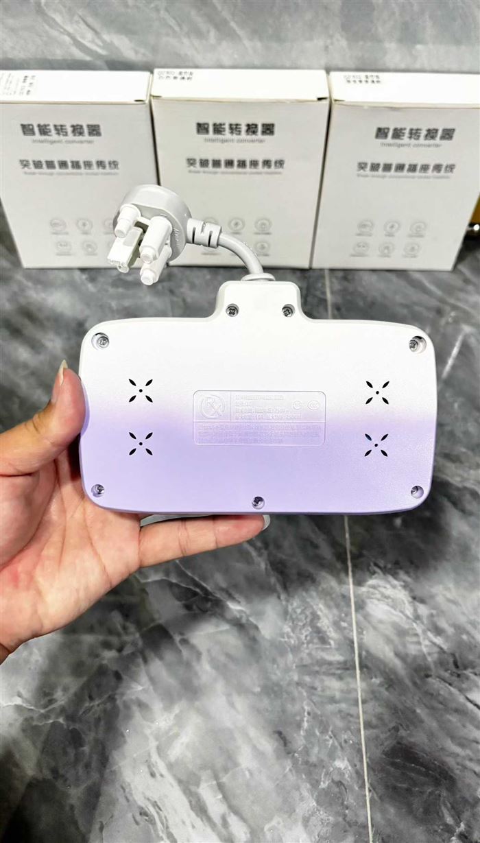 高端靓货220v智能转换器(闹钟+小夜灯)500个,精品尾货,原件骨折处理🉐¥几块💰数量不多,手慢拍大腿