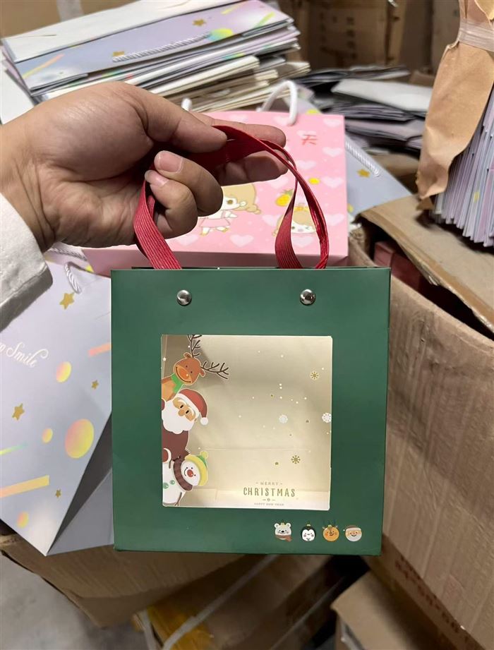 礼袋子 1吨左右 按斤卖 全部新新的