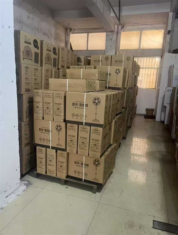 小米款风扇，带遥控，全新现货 3000台，特价清仓活动，需要的拼手速。