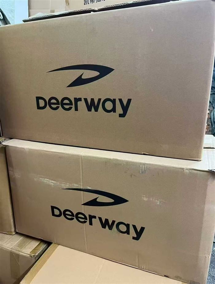品牌 徳尔惠羽毛球拍 2700 套 ​全新原箱 一箱 30 套