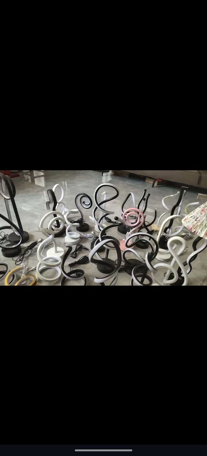 杂款usb插电款台灯 5000个左右 几块钱