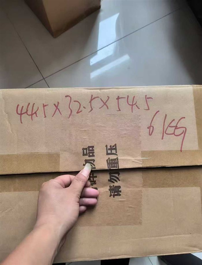 好看的玩具6车9.6，5000个，原箱原件