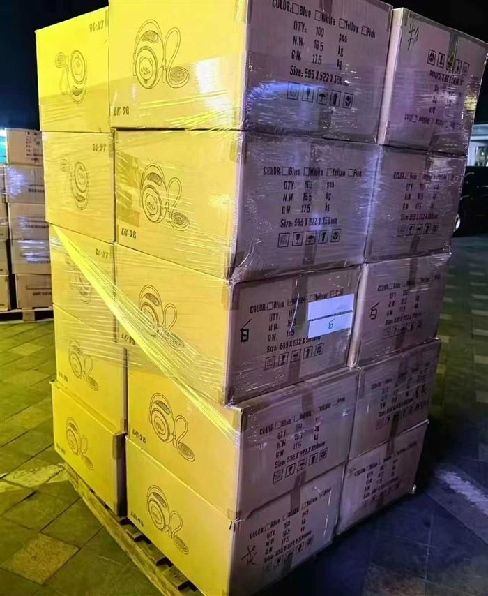 2600套，夏天必备挂脖风扇懒人便携式，充电款内置电池，挂脖子风扇，全新整齐，有兴趣私聊