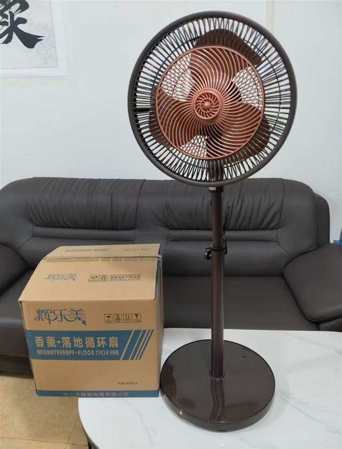 机械款循环风扇，二极高速电机 ​加粗绅缩金属杆，超级加厚加重底盘 ​80W数大电机，风力超级大 ​价格小贵，数量只有380台