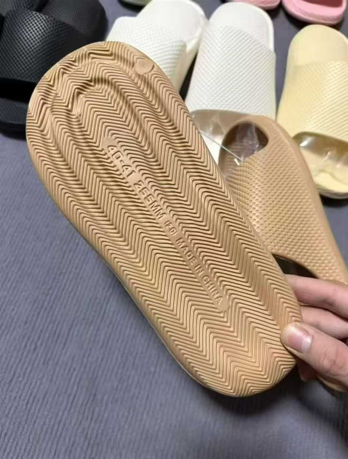 拖鞋20000双 eva厚底气垫款36-45码 150双一件 3.X/双 处理
