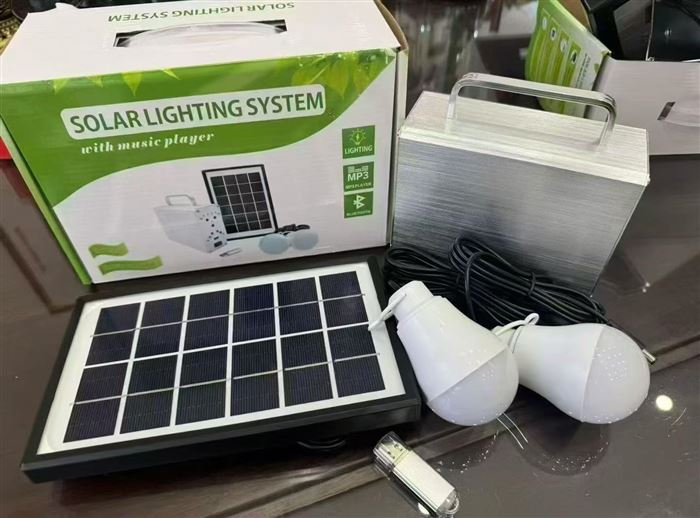 还有1000套，太阳能多功能户外电源+带蓝牙音箱+带U盘内存卡+2个灯泡，全新机身亮铝合金，全新整齐，有兴趣私聊