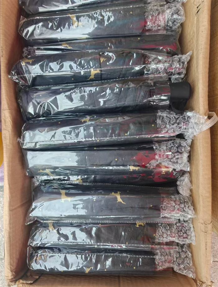 黑胶自动伞1000把左右，清货6.8元一把，对路的速度与激情
