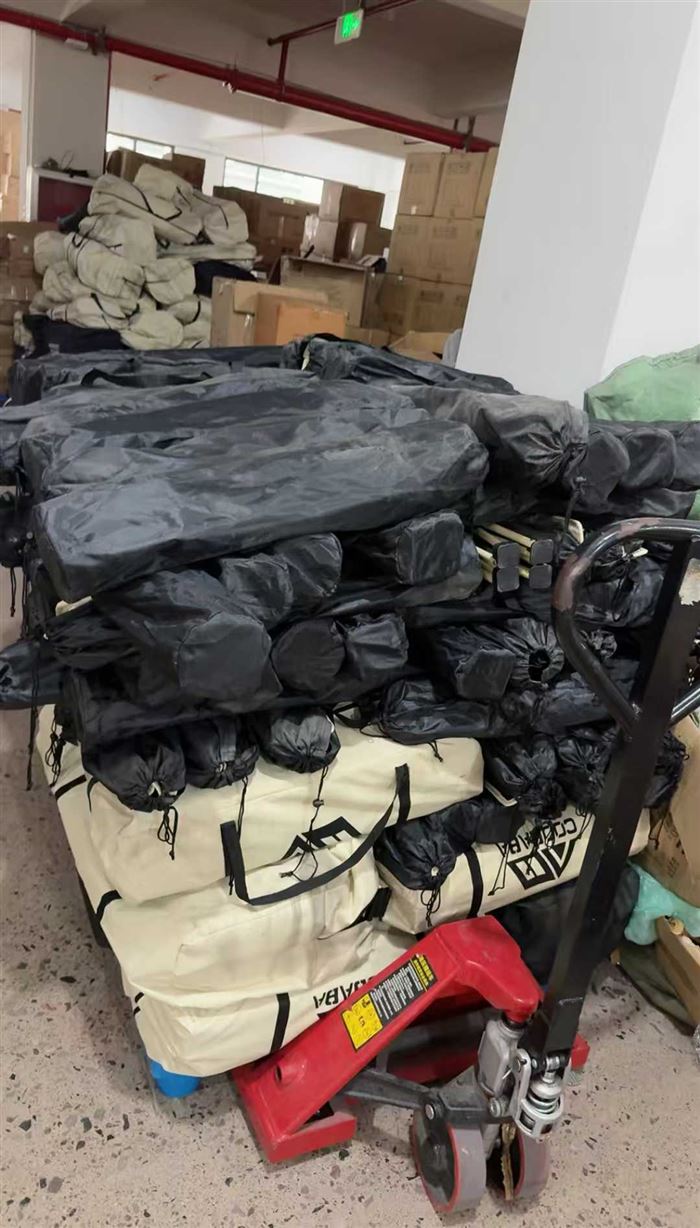 户外产品蛋卷桌，折叠椅，数量不多，要的联系