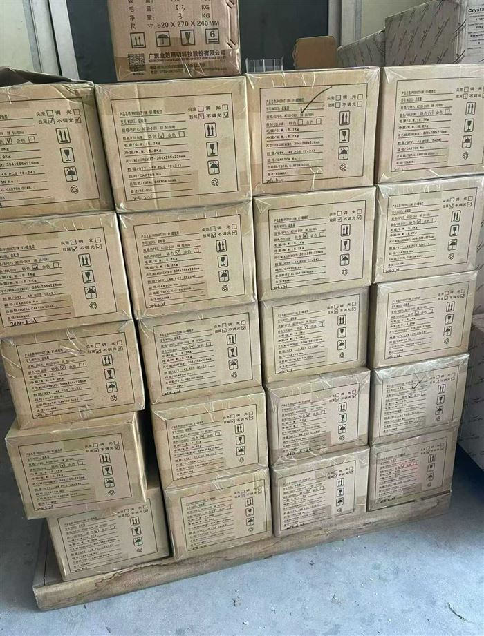 110v-240v通用高端拉尾灯泡，6000个。