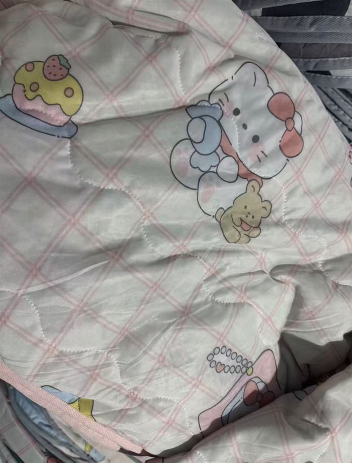 3000条凉感丝夏凉被，尺寸200*230， 一包100条 正品库存价格处理