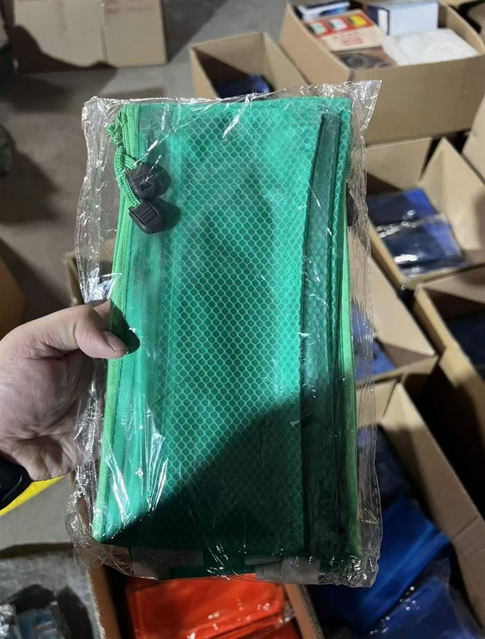 防水拉链袋笔袋 2万个原件独立包装 小毛毛钱处理！