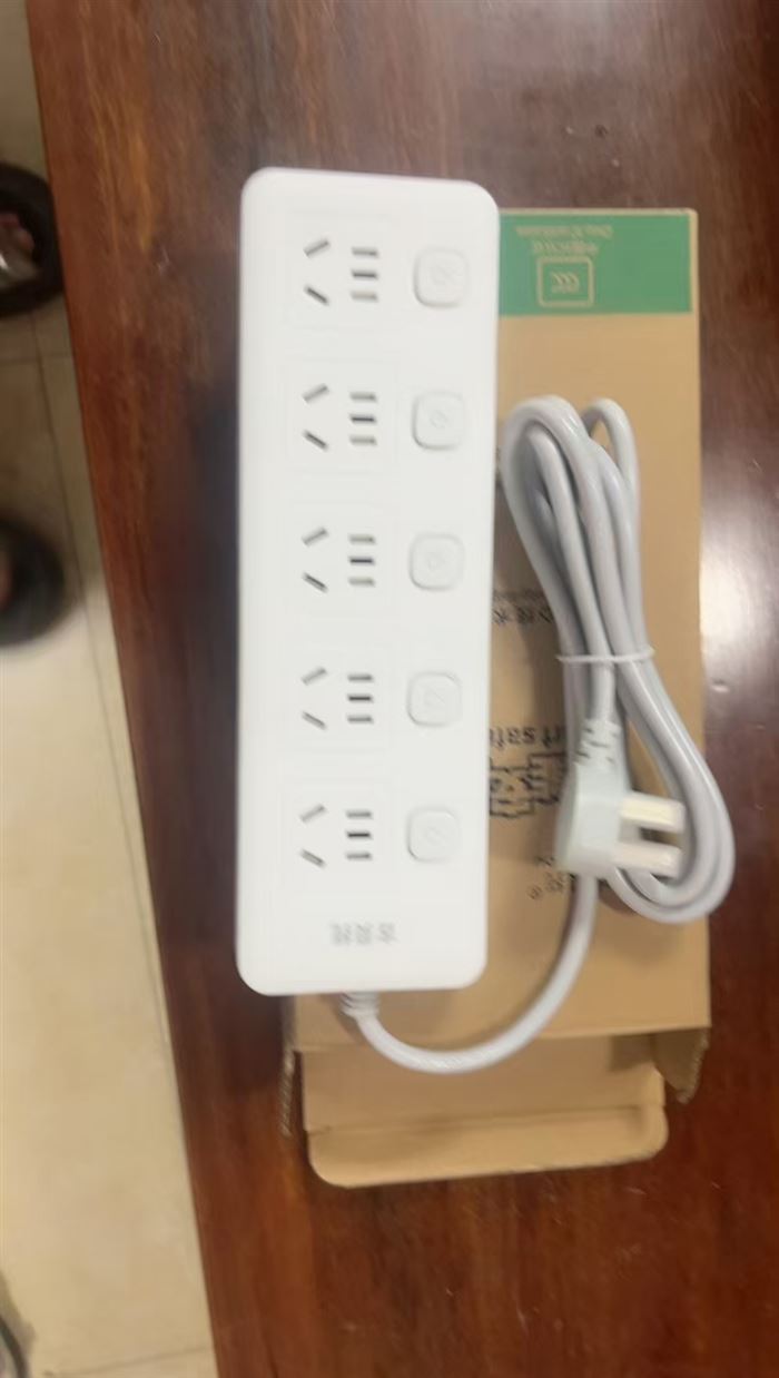 大插排12000个， 几块钱一个， 500个起批。