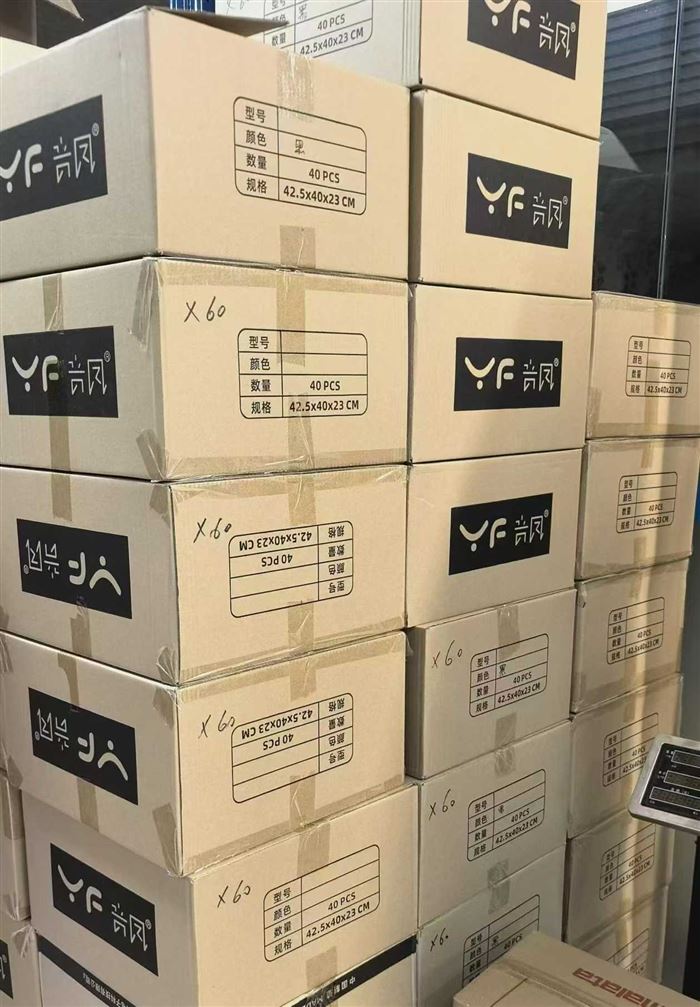 品牌蓝牙耳机，全新原箱原件，低价处理，4600pcs，一箱 160pcs，精美包装