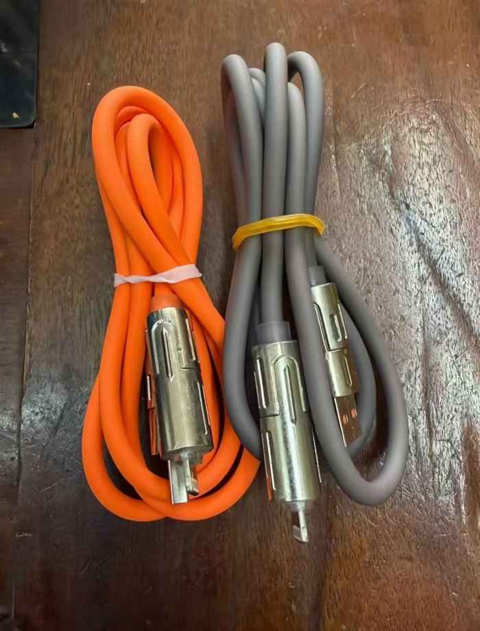带灯光。4合1一2分2数据线 6000pcs ，C-C60W PD12W 五芯 1.2米 2个颜色