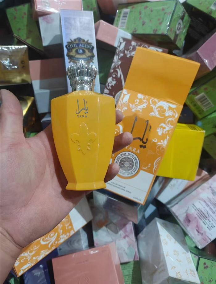 外贸爆款香水3200瓶，清货5.8元一瓶，独立包装，品质非常好，瓶型好看，对路的速度与激情