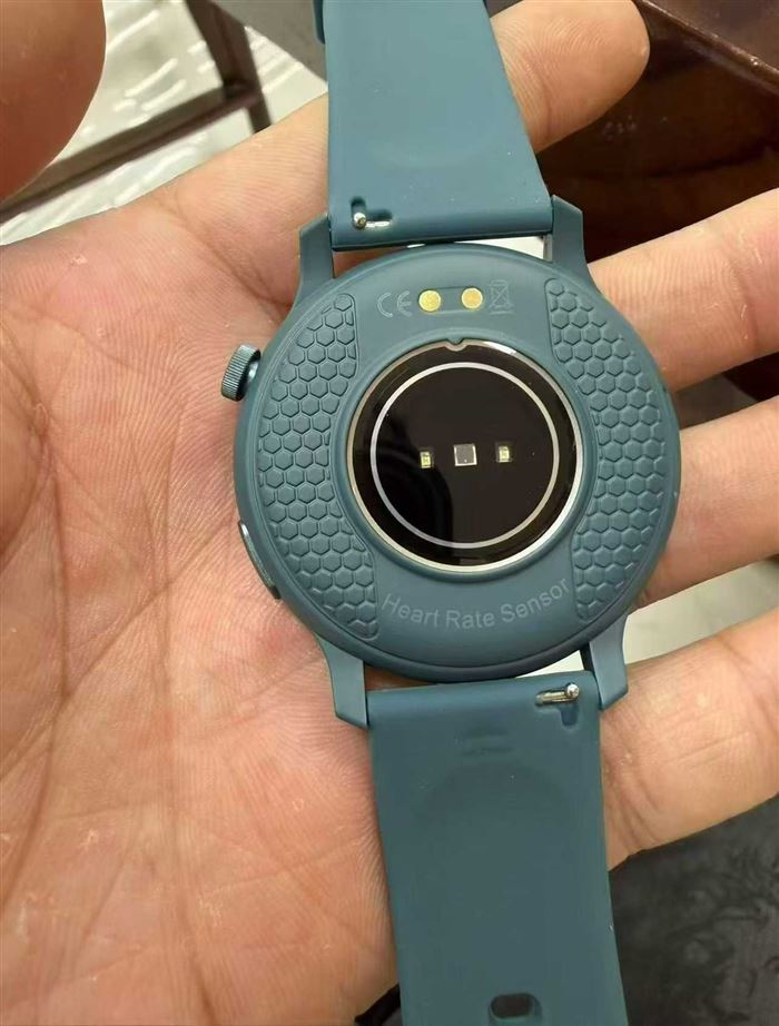 高品质圆盘智能运动手表， 带支付 还有 500台，全新带包装