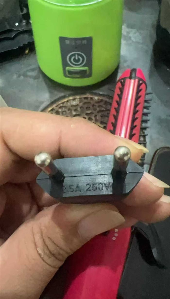 高品质美发卷发棒1800套，原箱原件货，几块钱清货