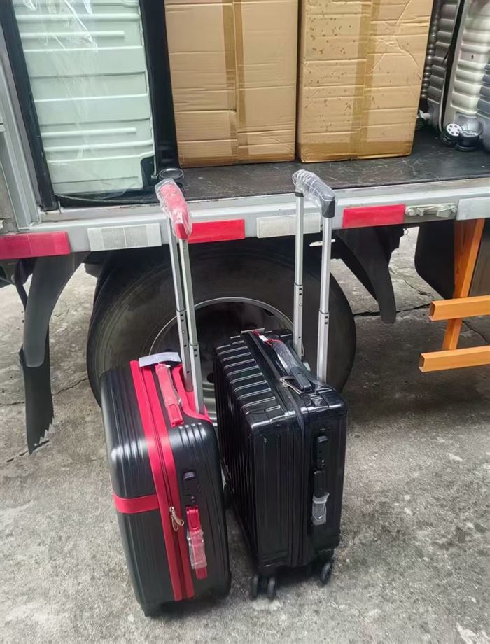 行李箱2000个 一个尺寸20材质Abs