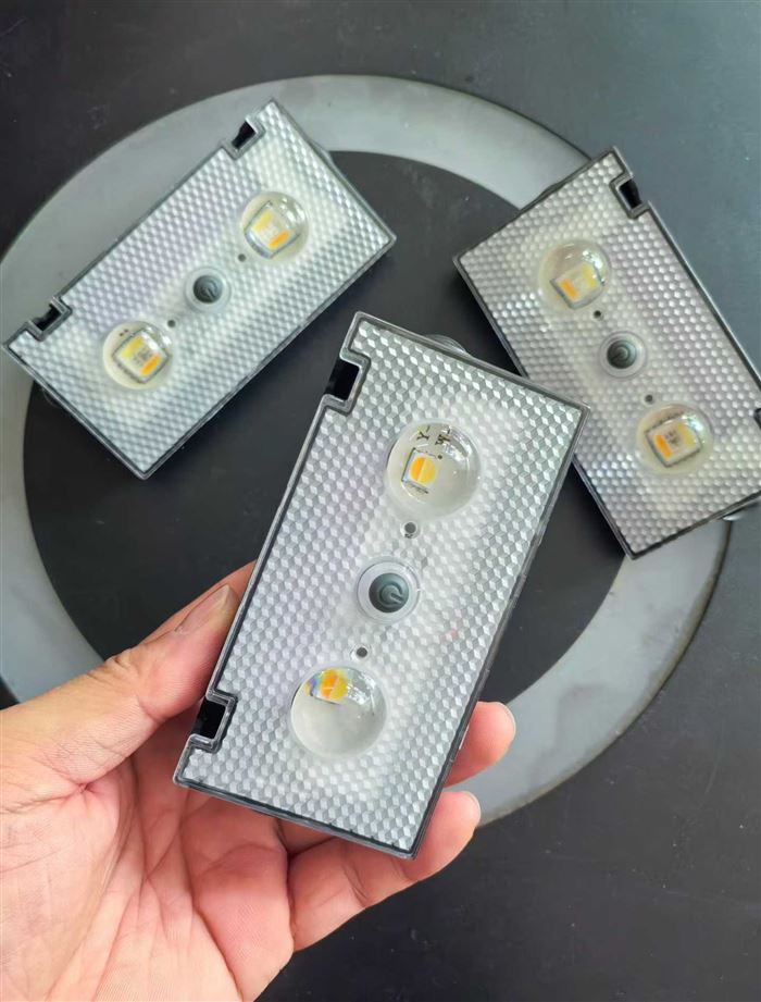 太阳能壁灯三色光4000PCS ​现货特价出售